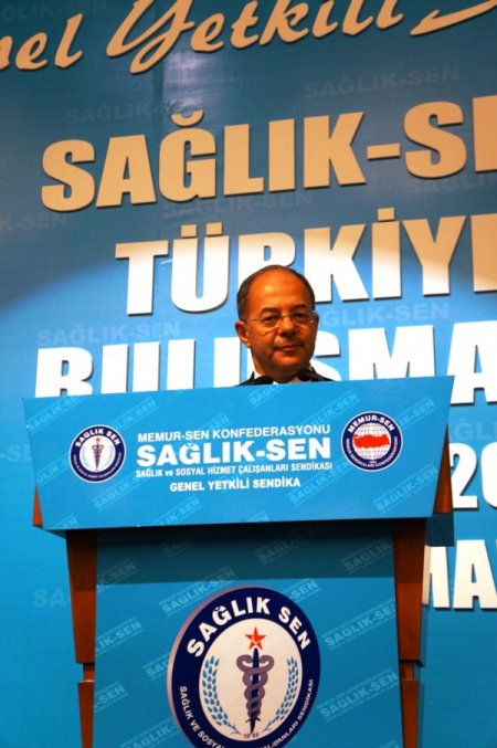 Akdağ: Sağlık çalışanı sayısı yetersiz, YÖK ve MEB ile ortak çalışma yapıyoruz