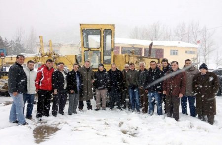 Akdağ'da Kar 2 Metreye Ulaştı