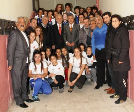 Akdeniz Demirspor kulüp binasına kavuştu