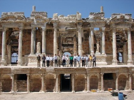 Akdeniz Havzası'nın en önemli antik tiyatrosunda,restorasyon 50 yılda tamamlandı