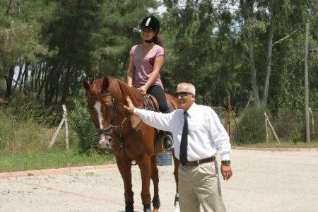 Akdeniz Oyunları'nın yapılacağı Adana Atlıspor Kulübü'nde inşaatlar sürüyor