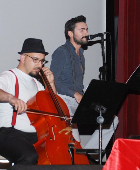 Akdeniz Rüyası eski 45’liklerle mest etti