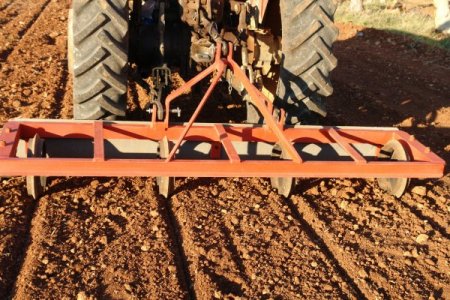 Akdeniz Üniversitesi'nde toprakta çizi açma makinesi geliştirildi