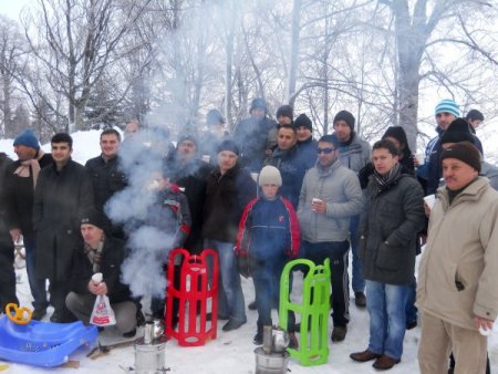 AKEGDER üyeleri, kışın tadını Kartepe’de çıkardı