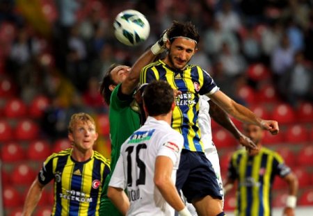 Akhisar Belediyespor: 1 - Fenerbahçe: 2 (İlk Yarı)
