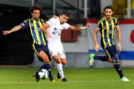 Akhisar Belediyespor: 1 - Fenerbahçe: 2 (İlk Yarı)