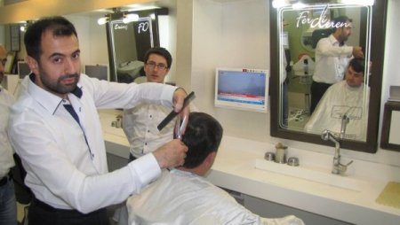 Akhisarlı erkek berberi dünya üçüncüsü oldu