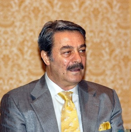 Akil İnsan Kadir İnanır: Söylendiği gibi akıl vermiyoruz, akıl alıyoruz