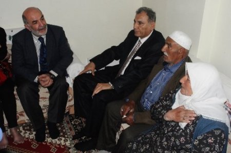 Akil İnsanlar, Sivas'ta şehit ailesini ziyaret etti