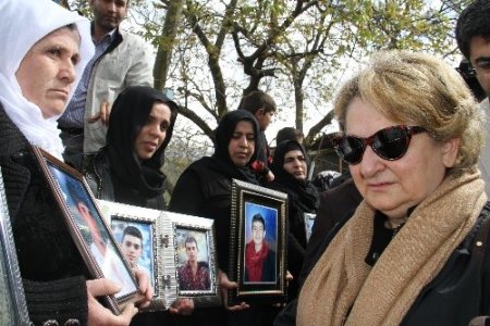 Akil İnsanlar, Uludereli annelerin acısını paylaştı