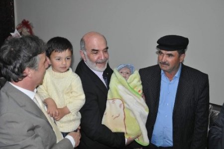 Akil İnsanlar, Yozgat’ta şehit ailesini ziyaret etti