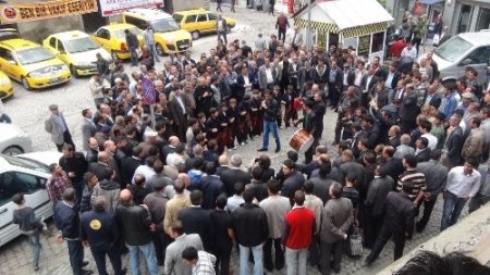 Akil İnsanlar Bitlis’te barış halayları çekti