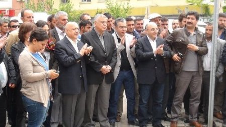 Akil İnsanlar Bitlis’te barış halayları çekti