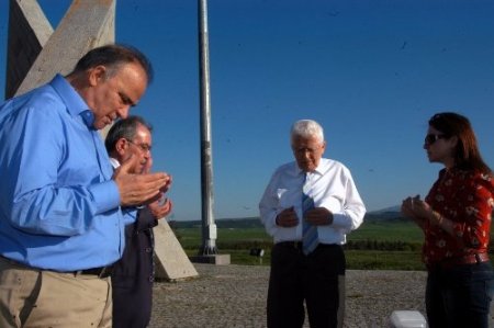 Akil İnsanlar Ege Bölgesi heyeti, büyük zaferin kazanıldığı topraklarda