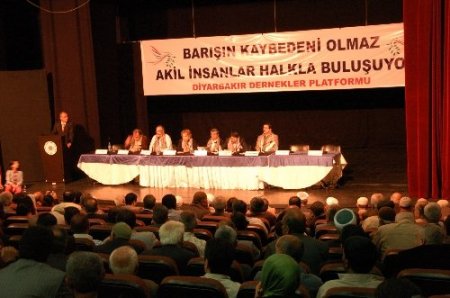 Akil İnsanlar Güneydoğu Başkanı Ensaroğlu: Bir dokunduk bin ah işittik