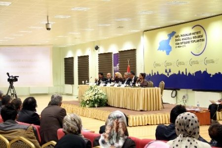 Akil İnsanlar Heyeti, Vanlıların barışla ilgili görüşlerini dinledi