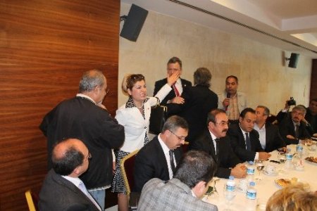 Akil İnsanlar Heyeti’nin toplantısını İşçi Partililer sabote etmeye kalktı