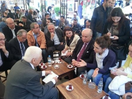 Âkil İnsanlar İzmirlileri dinliyor