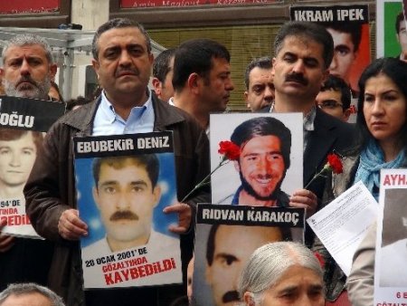 Akil İnsanlar'dan Cumartesi Anneleri’ne ziyaret