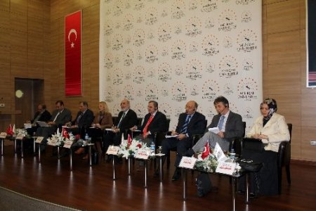 Akil İnsanlardan ‘maaş alıyorlar’ iddiasına sert tepki