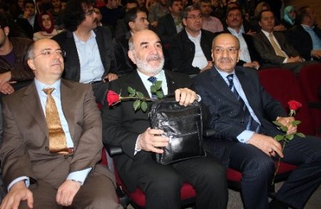 Akil İnsanlardan ‘maaş alıyorlar’ iddiasına sert tepki