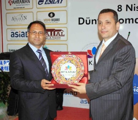 Akkoç: Efendimizin eşlerinden biri Romandı