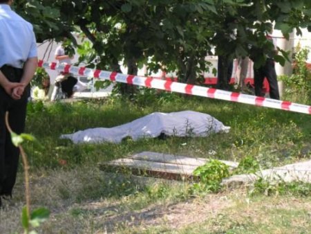 Akli Dengesi Bozuk Şahıs 4 Kattan Aşağıya Attı