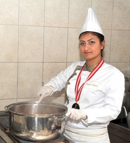 AKMEK'in kursiyerleri, uluslararası Aşçılar Yarışması’nda üçüncü oldu