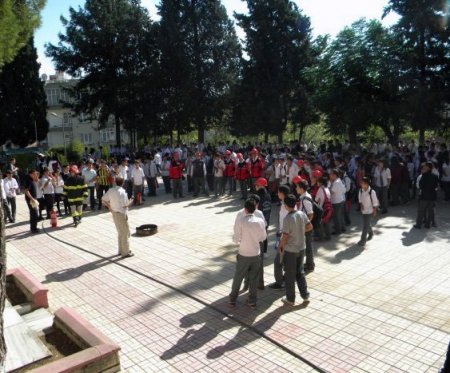 AKMOD, öğretmen ve öğrencilere yangın ve deprem eğitimi verdi