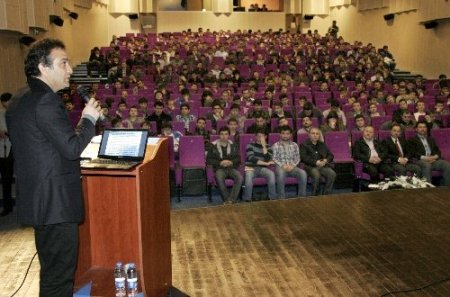 Akpınar: Peygamber ahlakıyla mücehhez bir beden problem yaşamaz