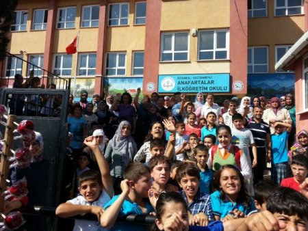 Aksaklıklara tepki gösteren veliler, çocuklarını okula göndermedi (Özel)