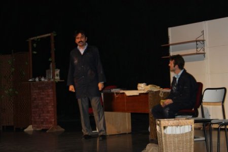 Aksaray Eğitimciler Derneği'nden tiyatrolu Öğretmenler Günü kutlaması