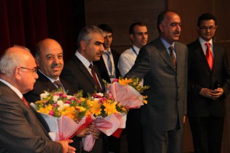 Aksaray Eğitimciler Derneği'nden tiyatrolu Öğretmenler Günü kutlaması