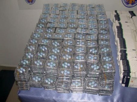 Aksaray Emniyeti 7 Bin 840 Adet Kaçak Hap Ele Geçirdi