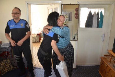 Aksaray polisi şehit ailelerini ziyaret etti