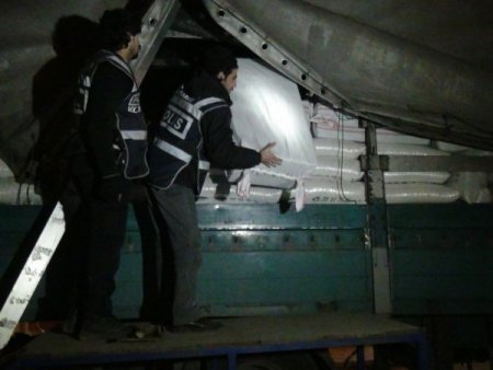 Aksaray'da 40 bin paket kaçak sigare ele geçirildi