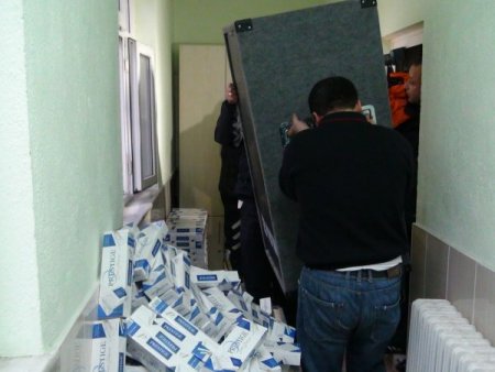 Aksaray'da kaçak sigara operasyonu