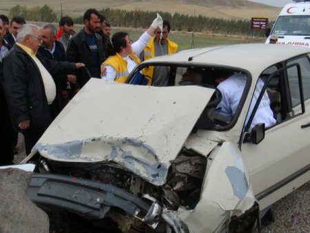 Aksaray'da trafik kazası: 2'si ağır 4 yaralı