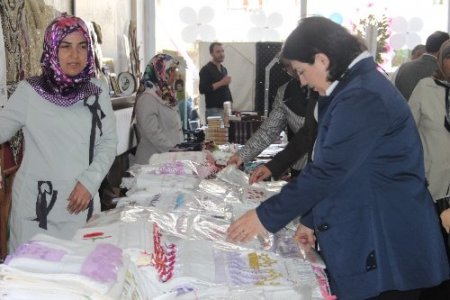 Aksaraylı bayanlar bu sefer de eğitim için el uzattı