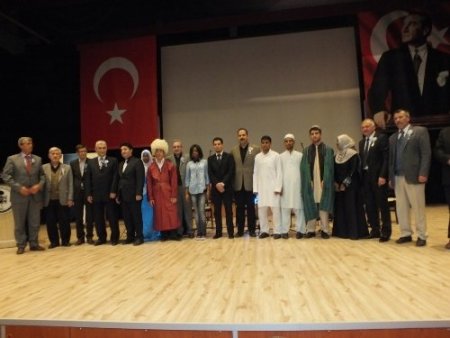 Akşehir'de Kutlu Doğum'a evrensel kutlama