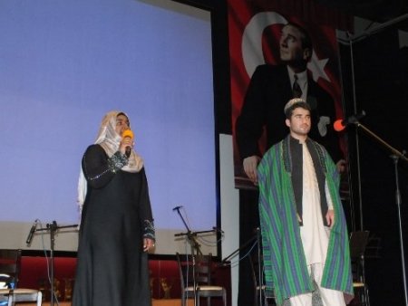 Akşehir'de Kutlu Doğum'a evrensel kutlama