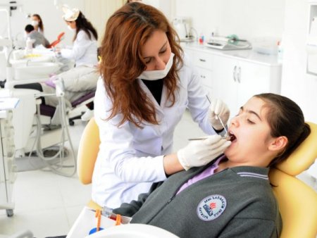 Aksu’da 2 ayda bin 800 çocuğun dişi ücretsiz tedavi edildi