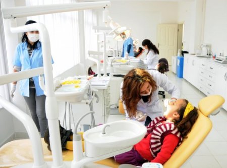 Aksu’da 2 ayda bin 800 çocuğun dişi ücretsiz tedavi edildi