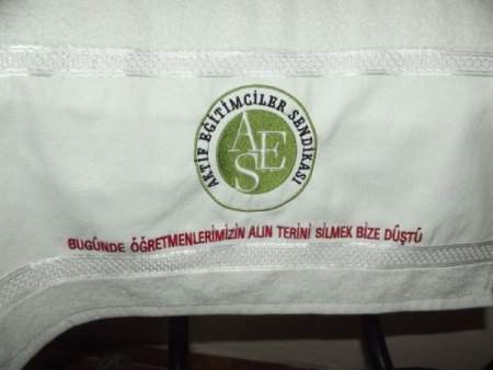 Aktif Eğitimciler Sendikası'ndan öğretmenlere havlu jesti