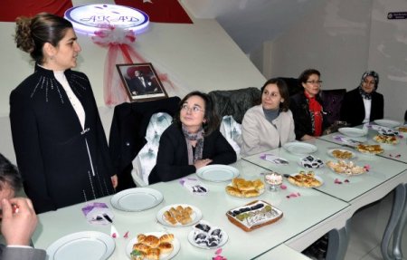 Aktif İşkadınları Derneği, Kadın Milletvekillerini Ağırladı