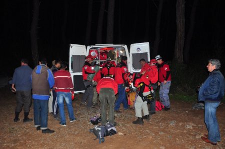 AKUT ekibi 6 saat dağda koyun aradı