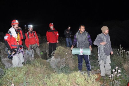 AKUT ekibi 6 saat dağda koyun aradı