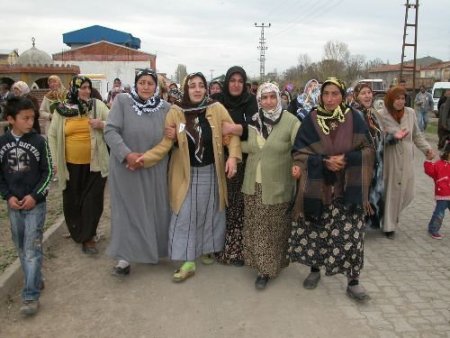 Akyaka Belediye Başkanı Turgut Turan, Son Yolculuğuna Uğurlandı