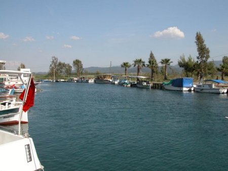 Akyaka’daki Kum Erozyonu İskeleyle Önlendi