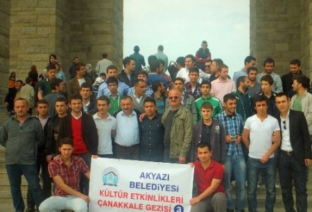 Akyazı Belediyesi'nden MYO öğrencilerine Çanakkale gezisi